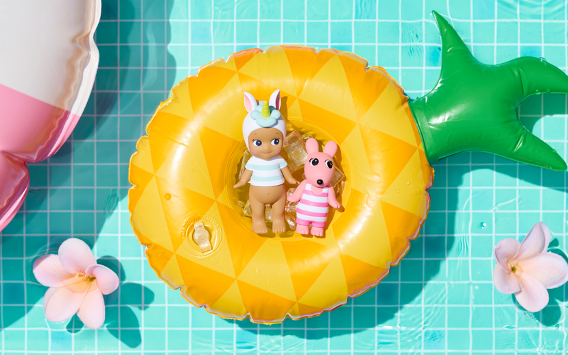 Summer Vacation: Sun-Kissed Style - Desk Buddy